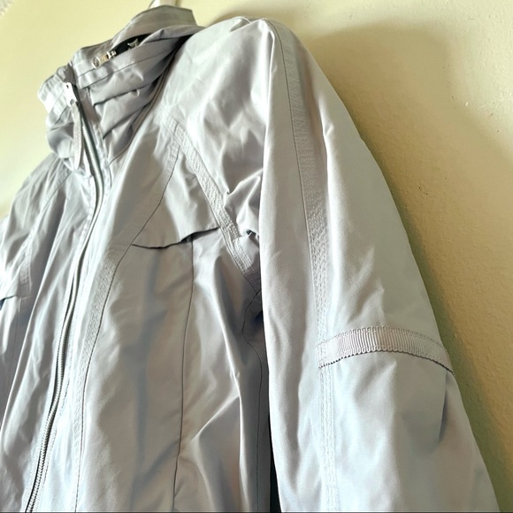SALE Lululemon Fo Drizzle rain jacket, EUC - Picture 6 of 10